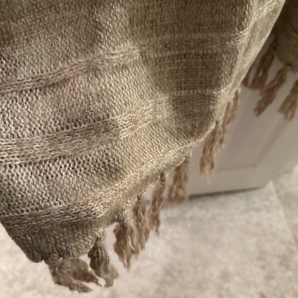 Free People Angel Eyes Fringe Poncho One Size NWOT - Picture 4 of 6